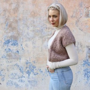 “Uniek handgemaakt alpaca merino vest, warme en modieuze outfit voor dames”